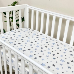 Husa de saltea din bumbac pentru pătuț bebe/copii, dimensiuni 120 x 60 cm, model cu steluțe albastre